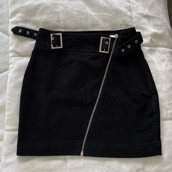 Urban Outfitters Black corduroy skirt - Picture 1 of 5